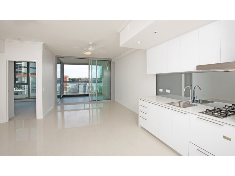 20210/8 Harbour Road, Hamilton QLD 4007