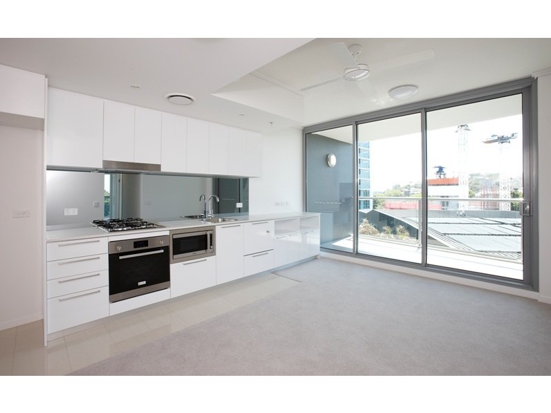 20503/8 Harbour Road, Hamilton QLD 4007