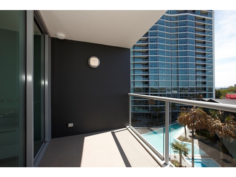 20503/8 Harbour Road, Hamilton QLD 4007