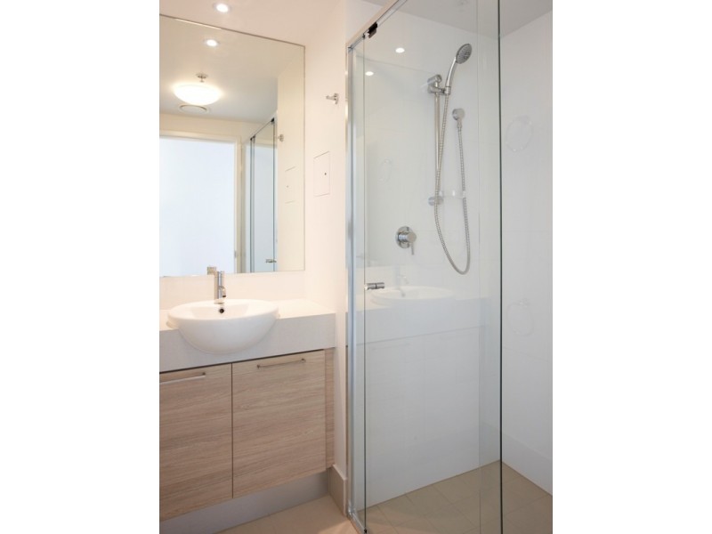 20503/8 Harbour Road, Hamilton QLD 4007