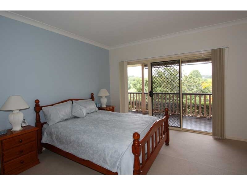 52 Malabar Avenue, Uki NSW 2484