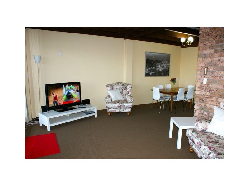 8 Walton Crescent, Abbotsford NSW 2046