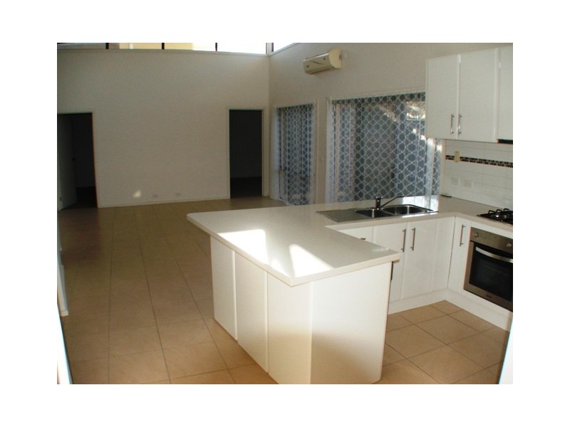 2/213 Dromana Parade, Safety Beach VIC 3936