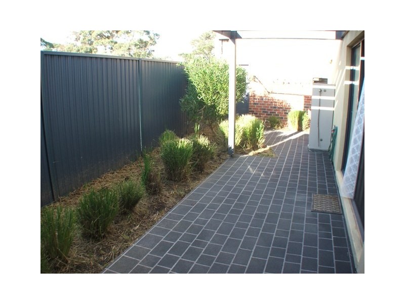 2/213 Dromana Parade, Safety Beach VIC 3936