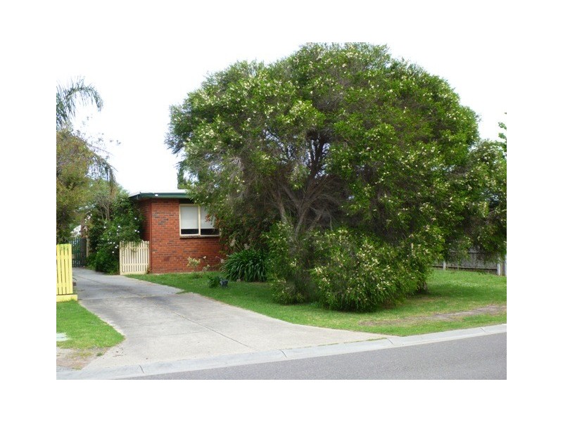 182 Dromana Parade, Safety Beach VIC 3936