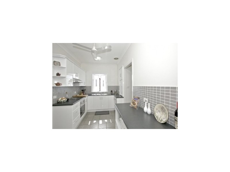 10 EVELINE ST, Margate QLD 4019