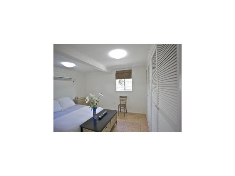 10 EVELINE ST, Margate QLD 4019