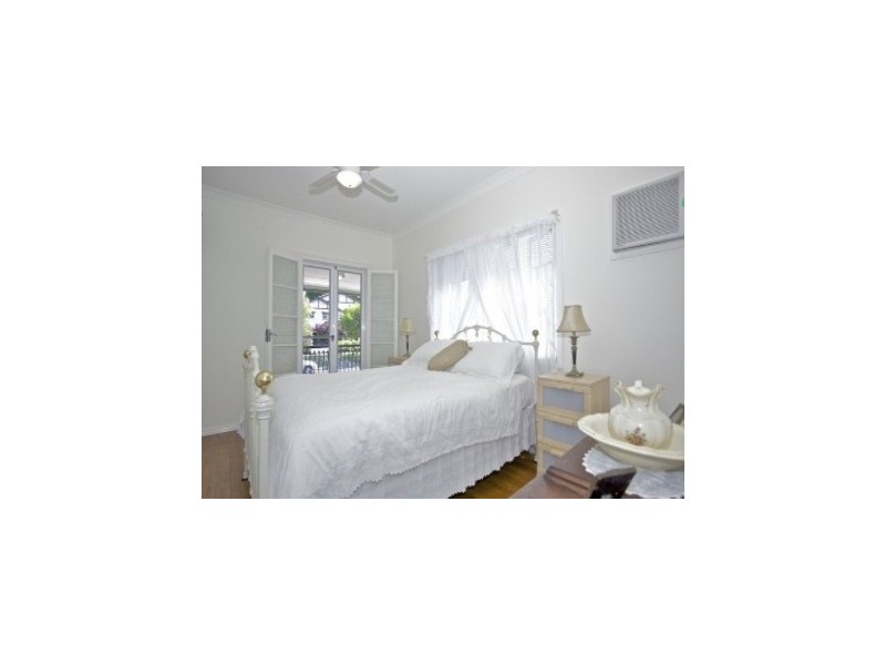 10 EVELINE ST, Margate QLD 4019