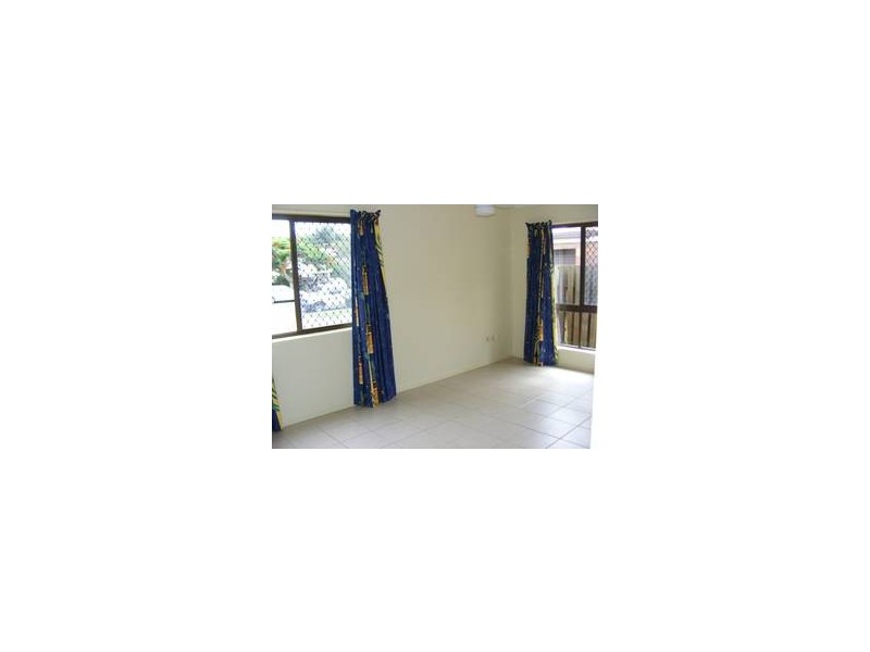 1/9 QUEEN, Scarborough QLD 4020