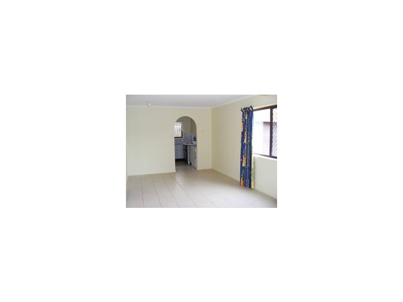 1/9 QUEEN, Scarborough QLD 4020