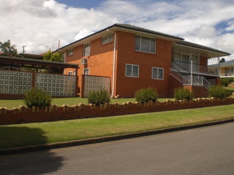 1 menkira, Mansfield QLD 4122