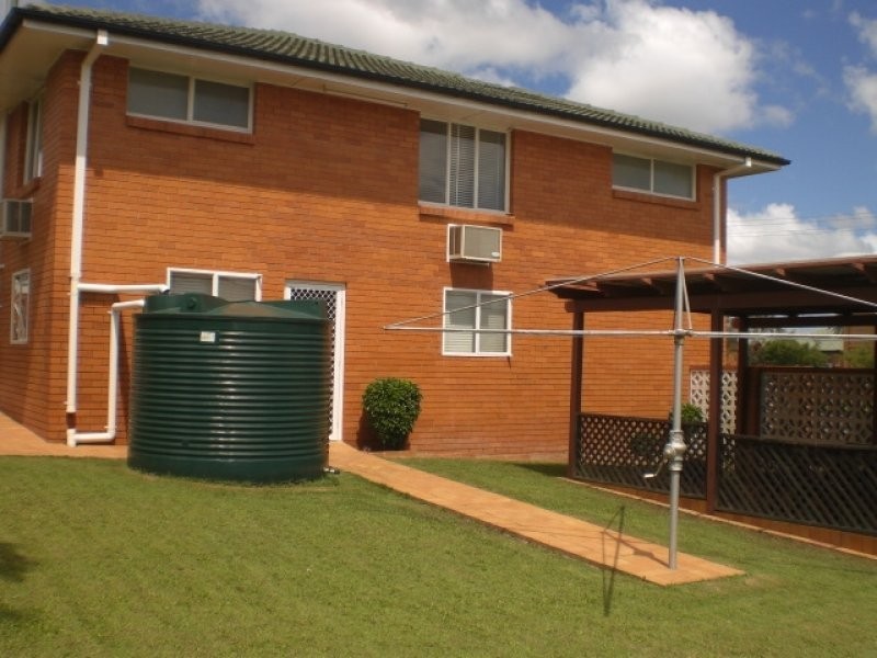 1 menkira, Mansfield QLD 4122