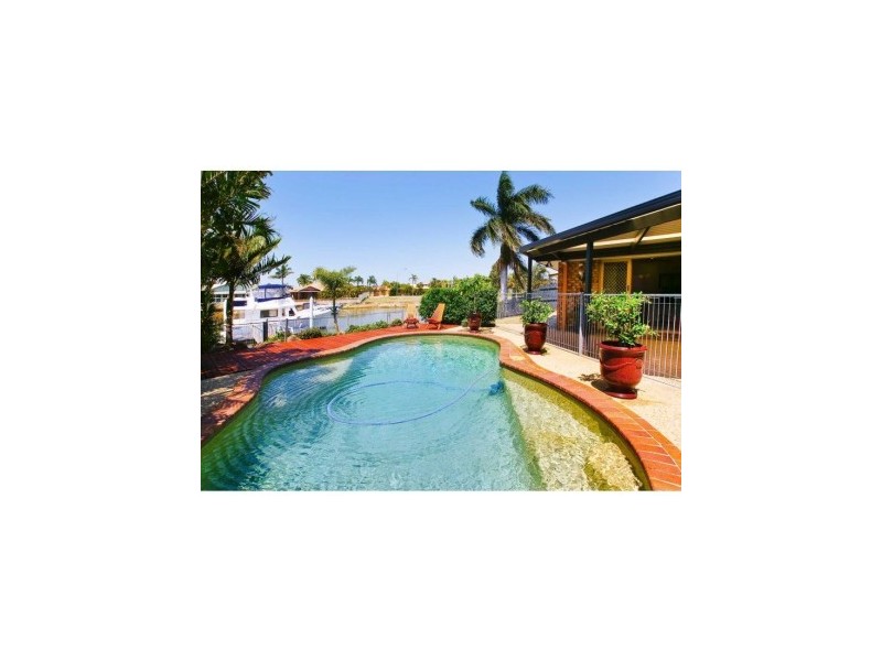 4 fleetwing, Newport QLD 4020