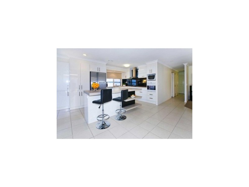 4 fleetwing, Newport QLD 4020