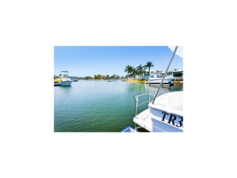 4 fleetwing, Newport QLD 4020