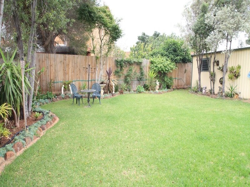 11 Chelmsford Way, Melton West VIC 3337
