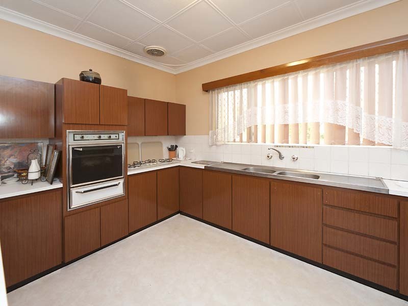 5 Olinda Court, Spearwood WA 6163