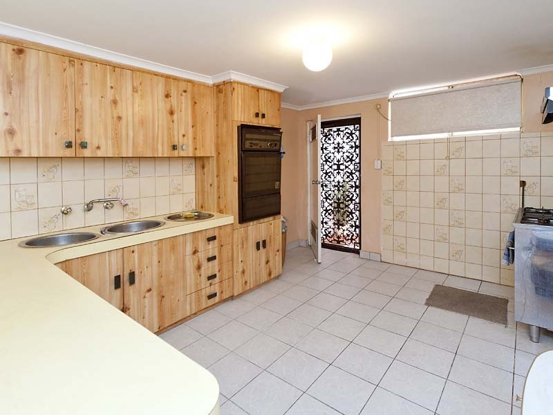 5 Olinda Court, Spearwood WA 6163