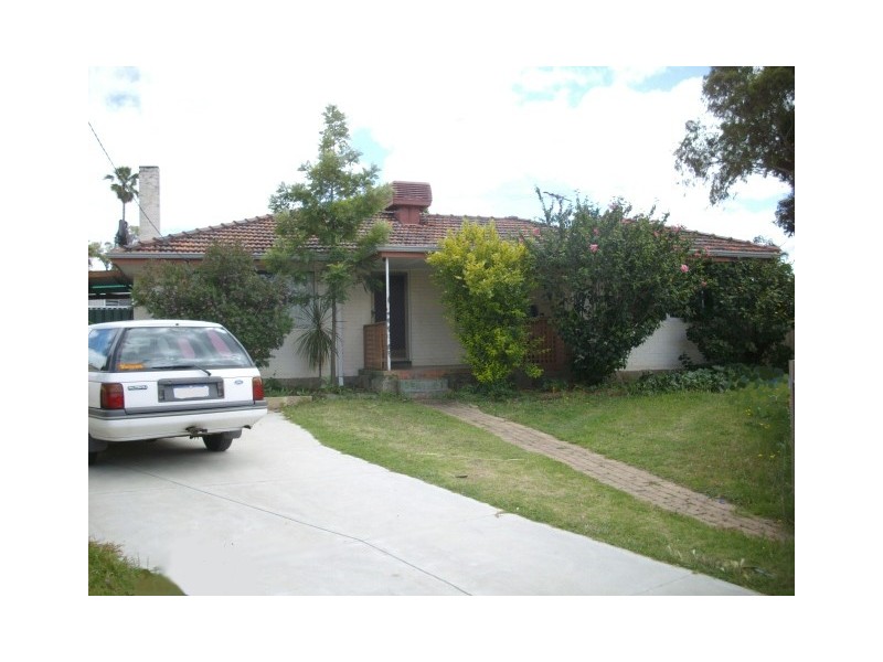 8 Harlow Place, Calista WA 6167