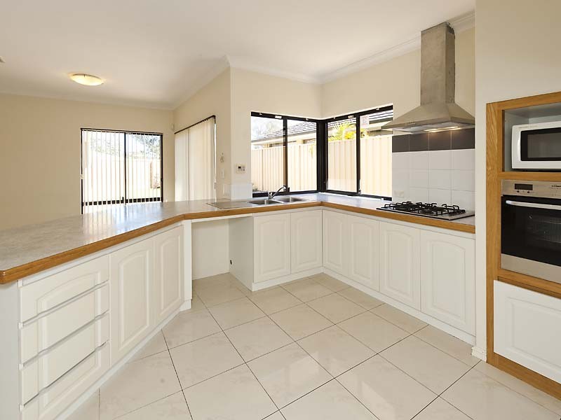 41 Lowan Loop, Karawara WA 6152