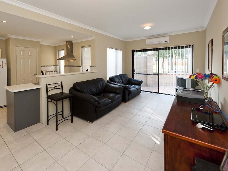 6/26 Gillon Street, Karawara WA 6152