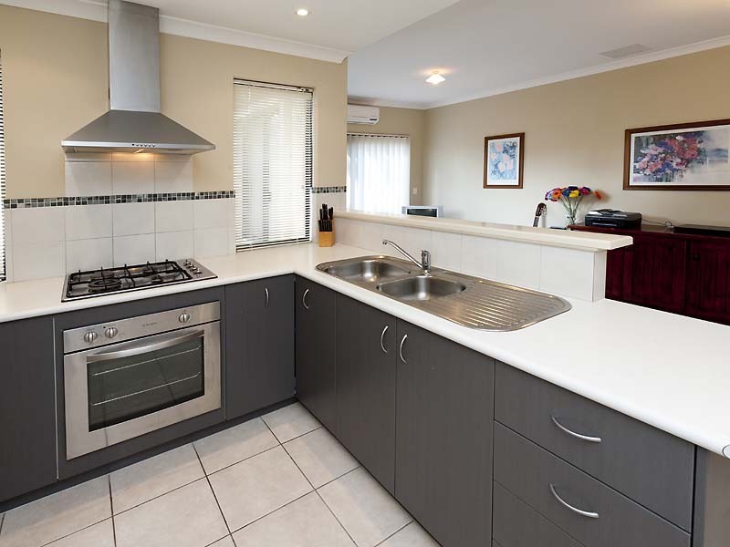 6/26 Gillon Street, Karawara WA 6152