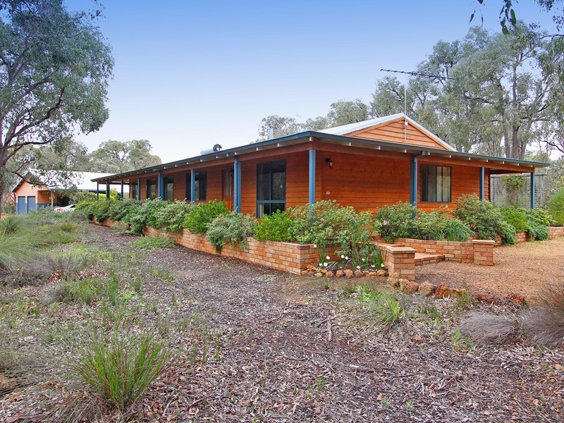 24 Red Poll Crt, Lower Chittering WA 6084