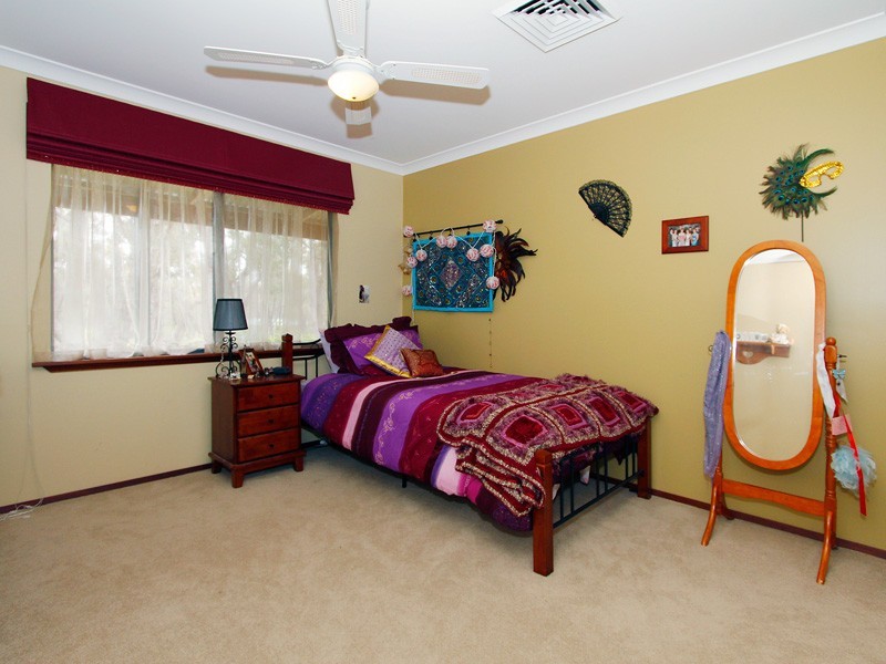 24 Red Poll Crt, Lower Chittering WA 6084