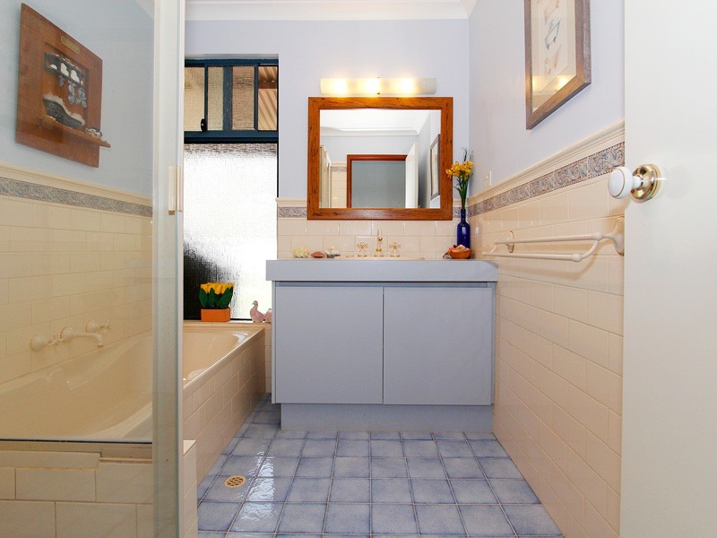 24 Red Poll Crt, Lower Chittering WA 6084