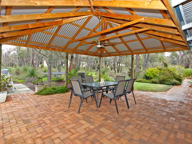 24 Red Poll Crt, Lower Chittering WA 6084