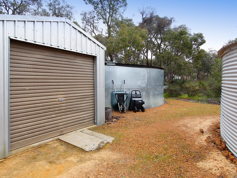 24 Red Poll Crt, Lower Chittering WA 6084