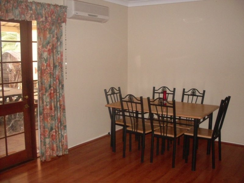 27 Ashton Rd, Bullsbrook WA 6084