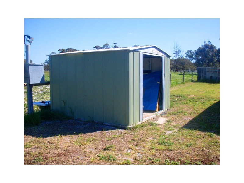 84 Peters Rd, Muchea WA 6501