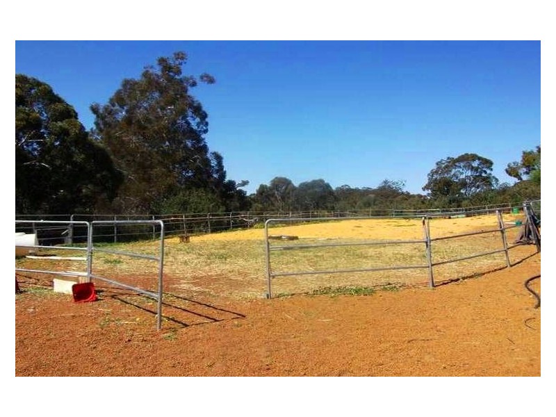 220 Hart Drive, Chittering WA 6084