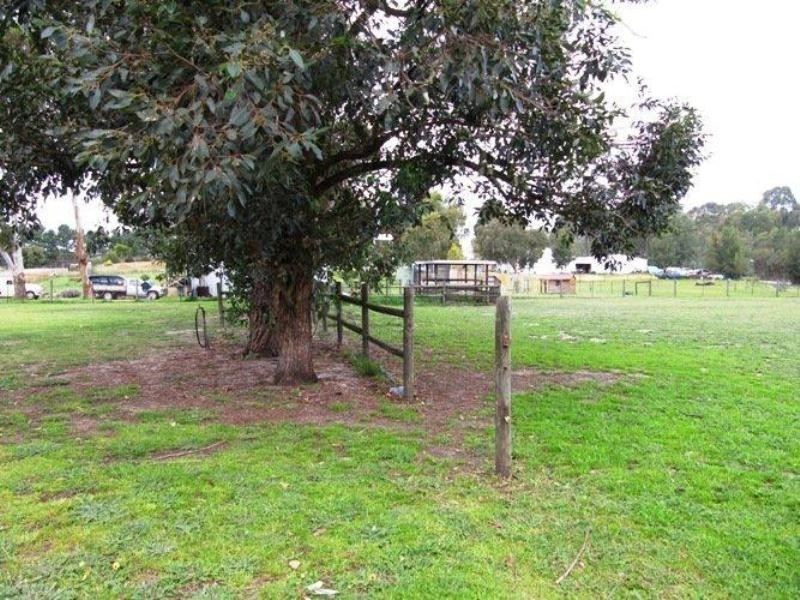 12 Bagley St, Muchea WA 6501