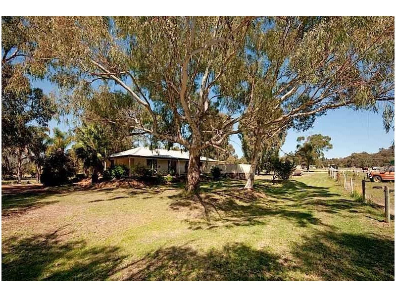 131 Carl St, Muchea WA 6501