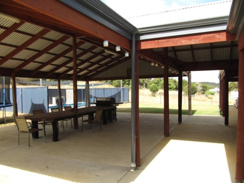 364 Ashmere Dve, Bullsbrook WA 6084