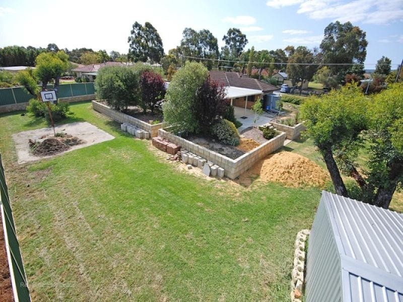 16 Brockholes St, Bullsbrook WA 6084