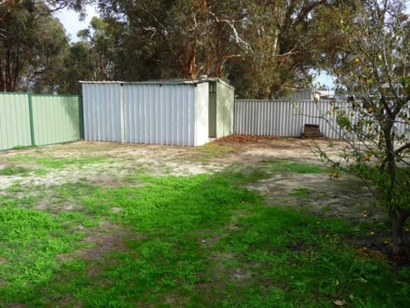 6 Caporn St, Bullsbrook WA 6084