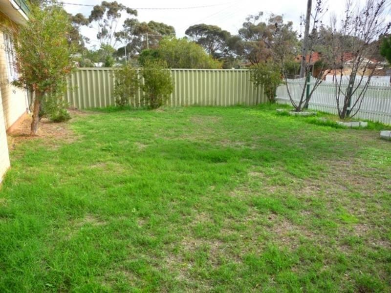 6 Caporn St, Bullsbrook WA 6084