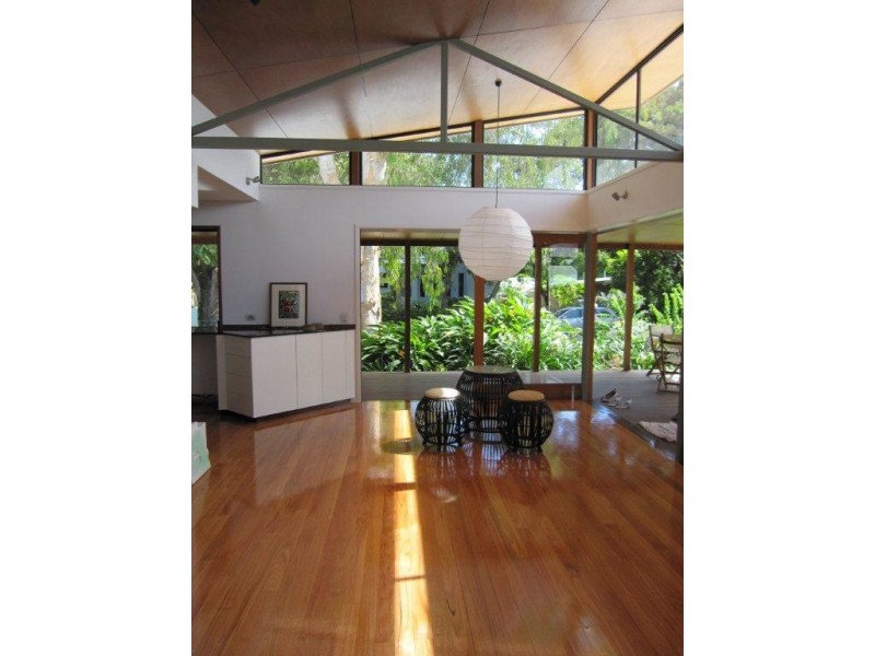 1 Swallow Street, Slade Point QLD 4740