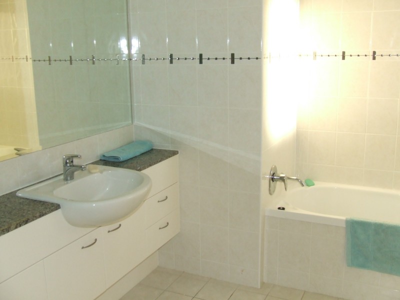 10/11 Megan Place, Mackay Harbour QLD 4740