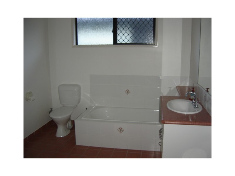 3 Schapers Road, Mackay QLD 4740