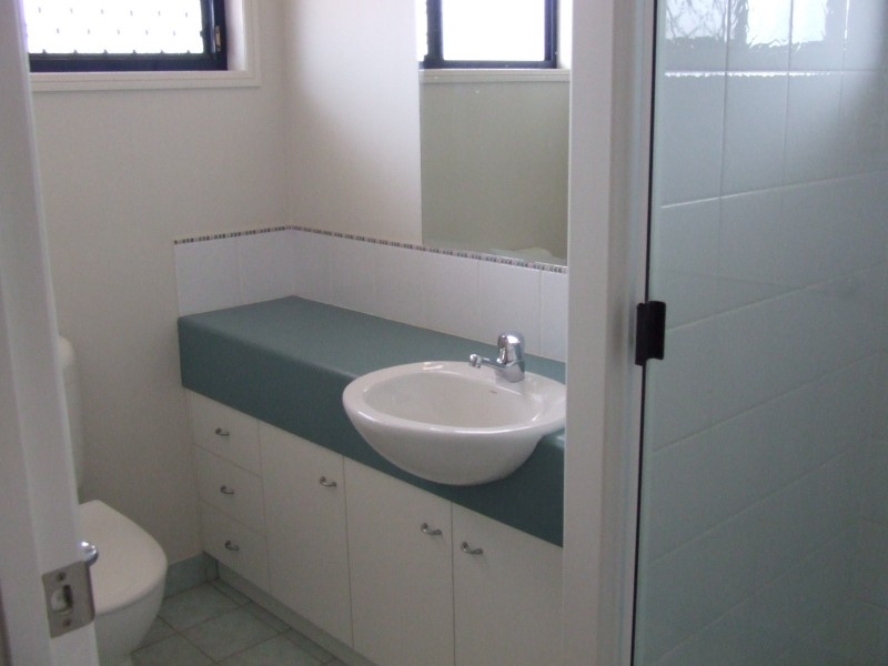 2/23 Holland Street, Mackay QLD 4740