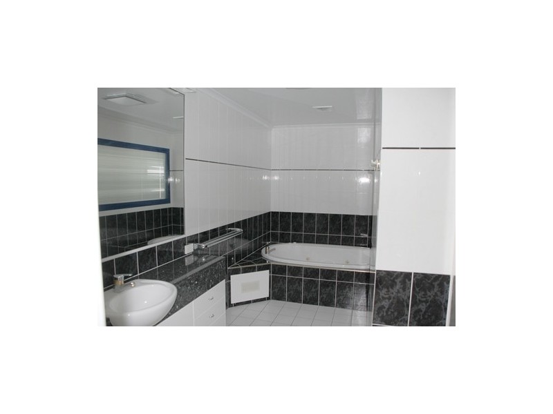 16/7 Megan Place, Mackay Harbour QLD 4740