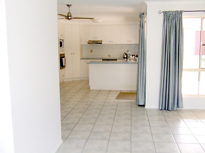 32 Kidston Avenue, Rural View QLD 4740