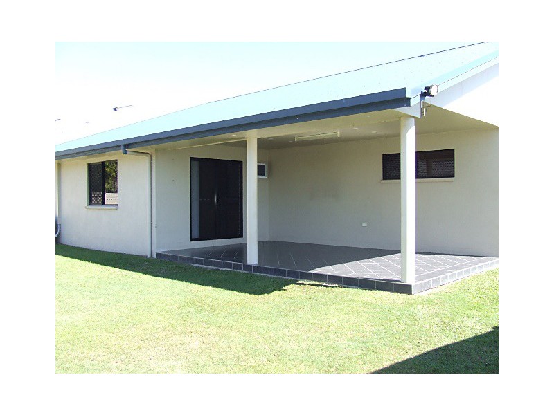 3 Schapers Road, Glenella QLD 4740