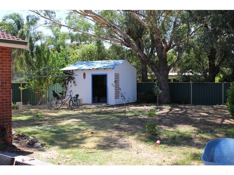 15 Sefton Avenue, Viveash WA 6056