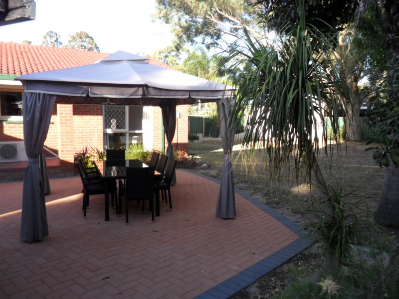 15 Sefton Avenue, Viveash WA 6056