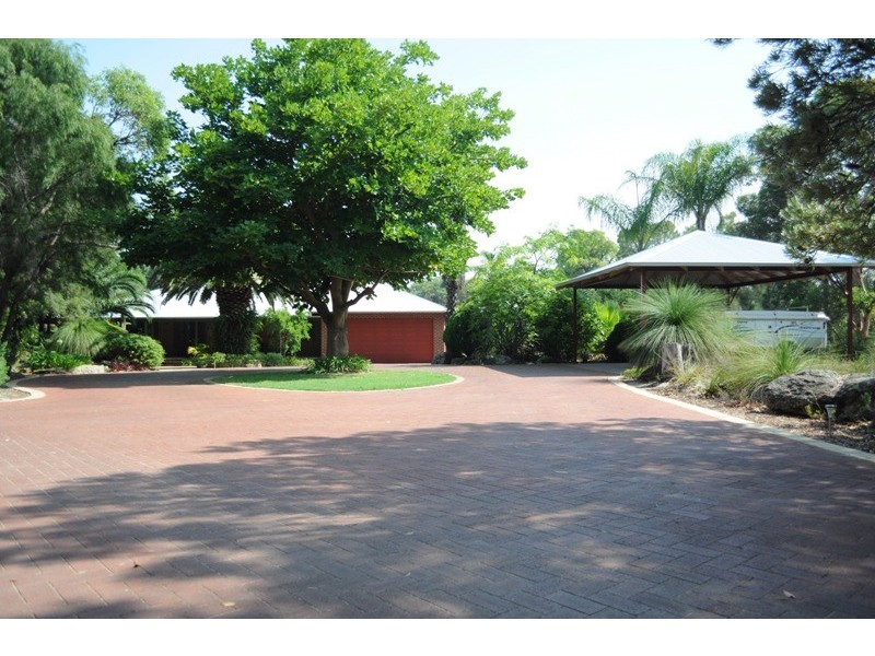 69 Wildflower Drive, Carramar WA 6031